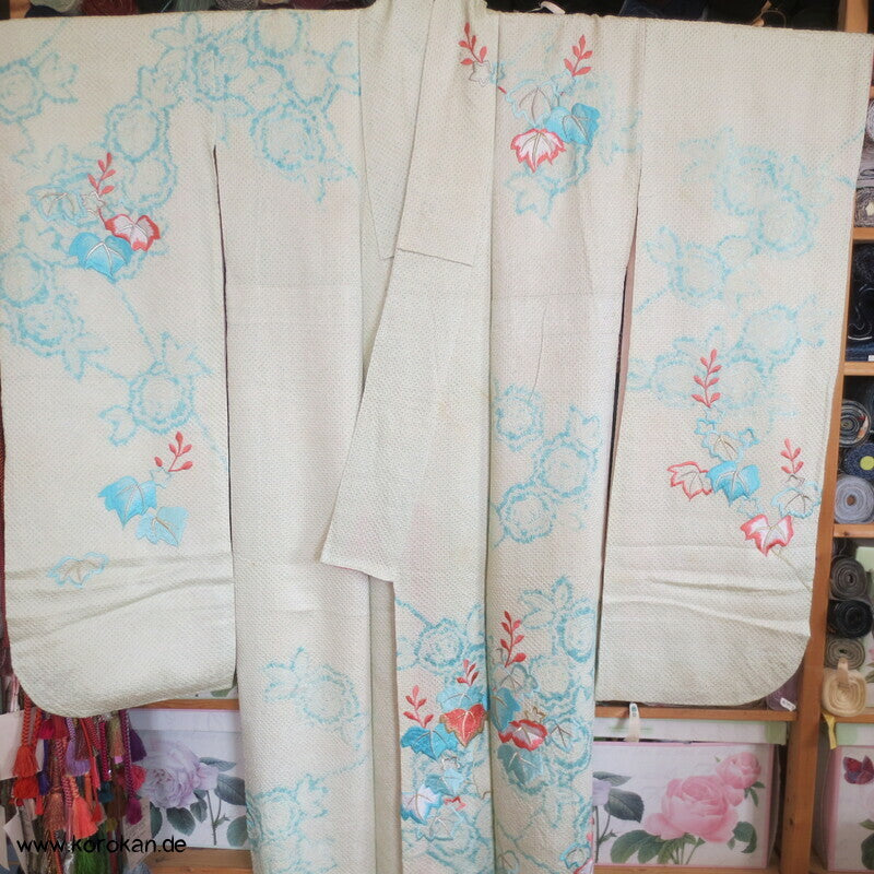 eisblauer Full Shibori Furisode, gestickte Paulownia