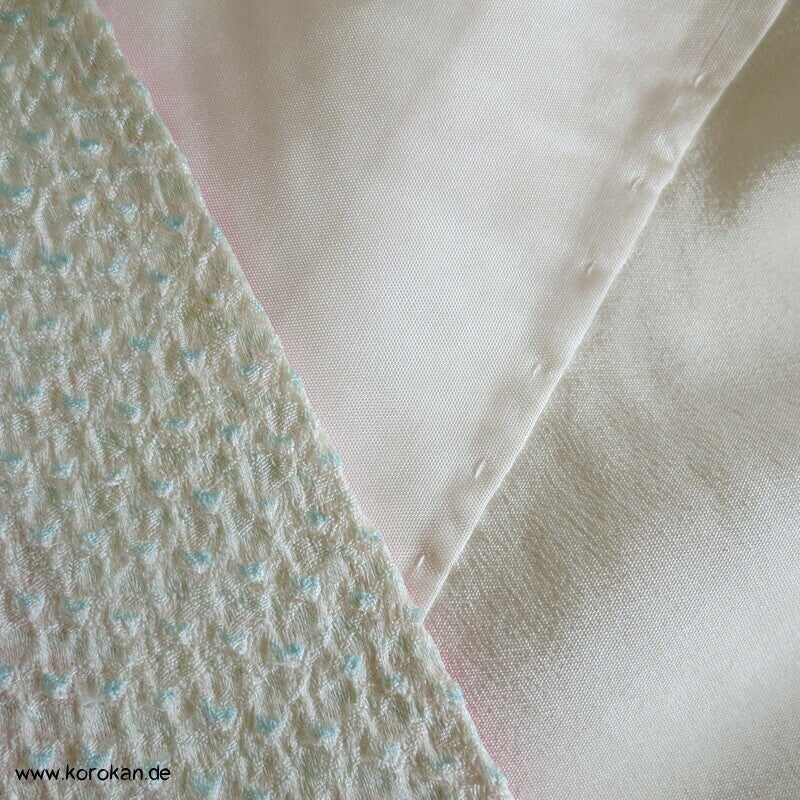 eisblauer Full Shibori Furisode, gestickte Paulownia