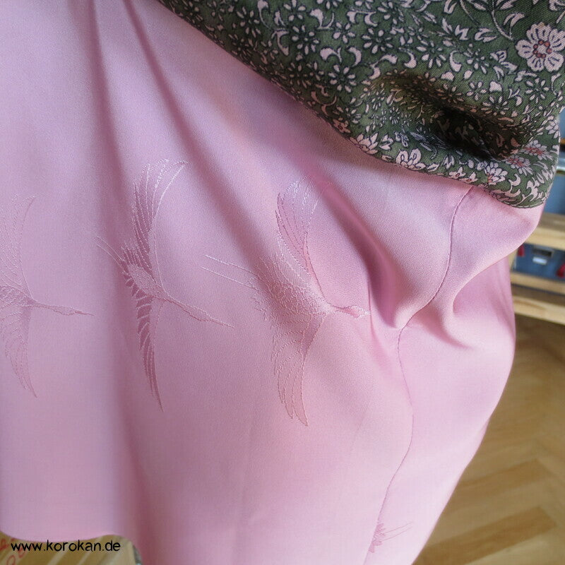 Upcycling Seidenshirt Kimonostoffreste, rosa Kranichdamast und Millefleur Crepe
