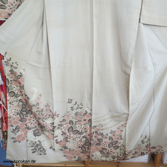 Omeshi Jacquard Pfau hinter Blumen Homongi Kimono