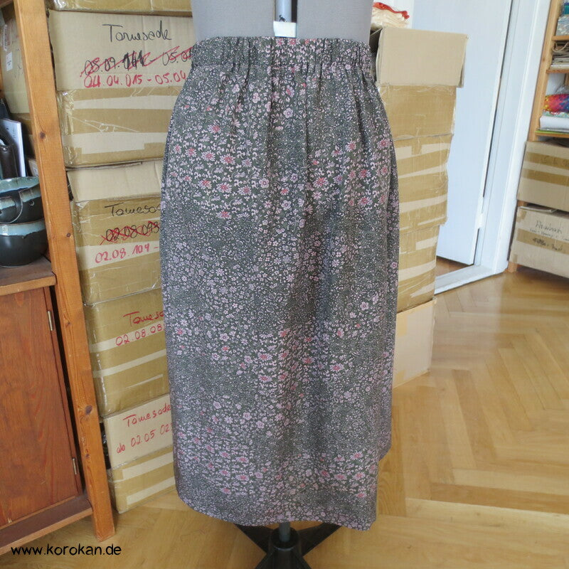 Upcycling Rock aus Kimonoseidenresten Millefleur Crepe