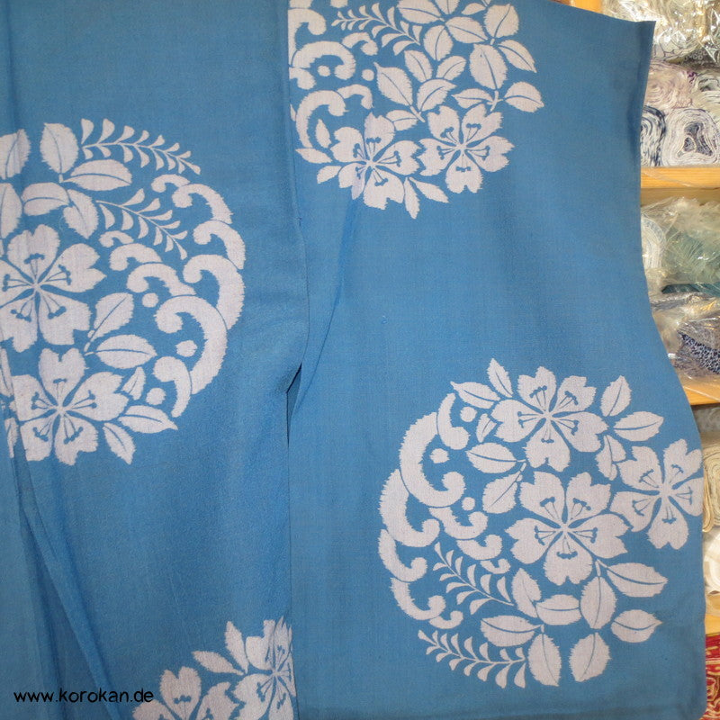 blau mit großen Blumenrondellen Hitoe - ungefütterter Kimono