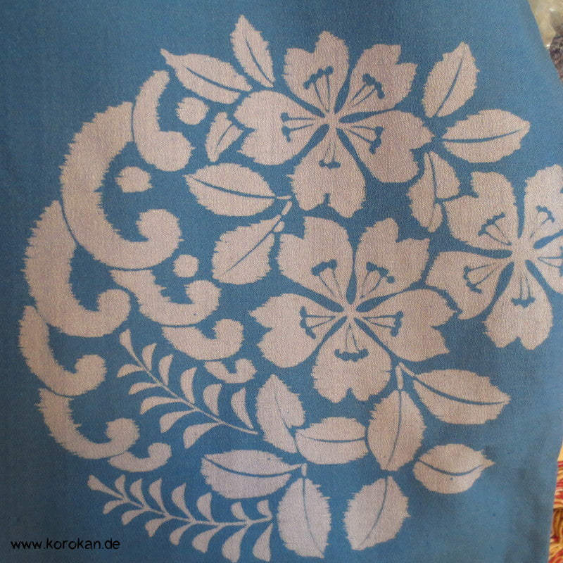 blau mit großen Blumenrondellen Hitoe - ungefütterter Kimono