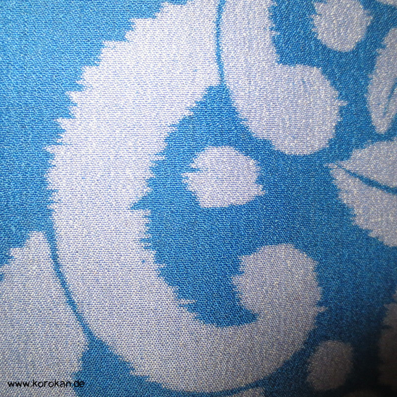 blau mit großen Blumenrondellen Hitoe - ungefütterter Kimono