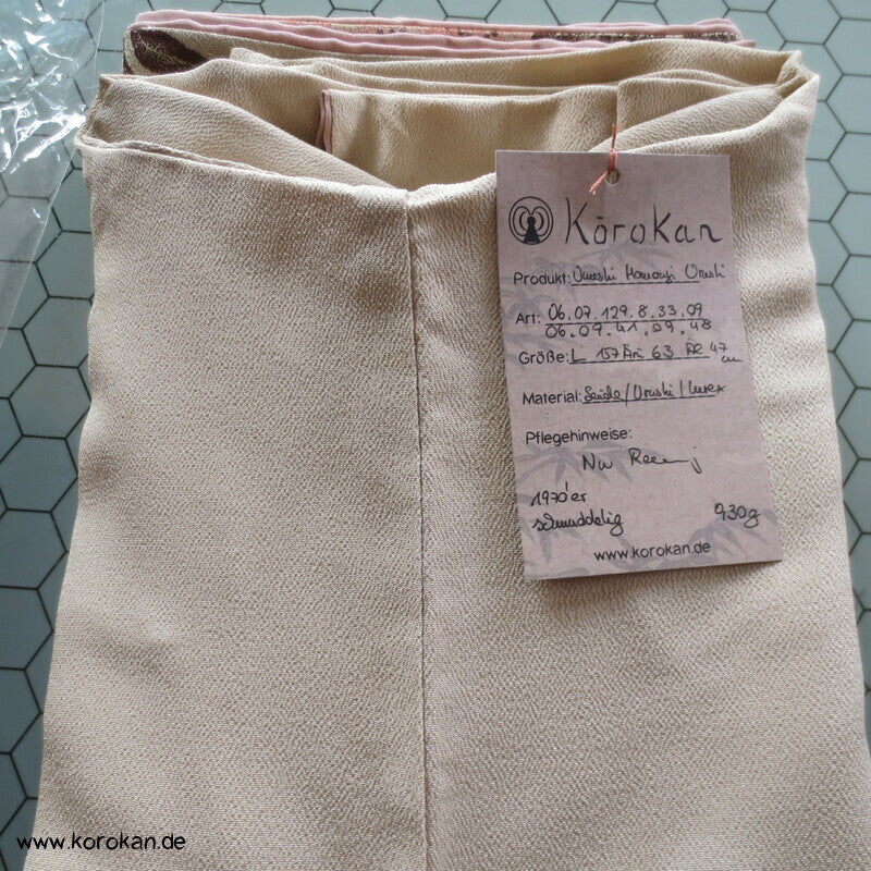 Omeshi Jacquard Pfau hinter Blumen Homongi Kimono