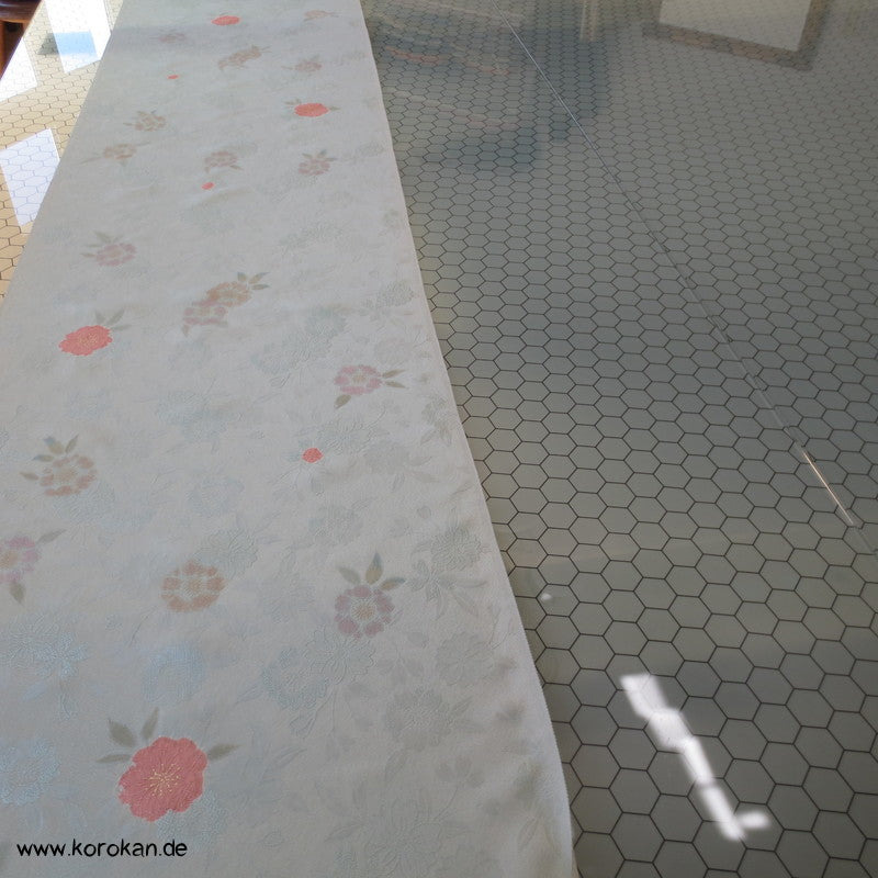 Shibori Blumen Kimono Seidendamast