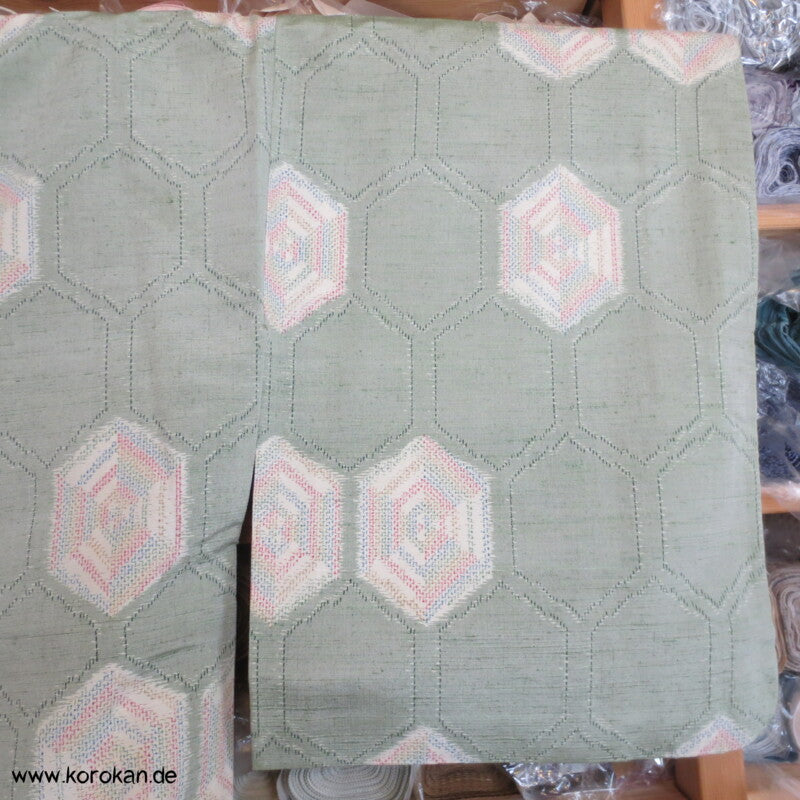 regenbogen Kikko in seladon Kasuri Tsumugi Seiden Kimono