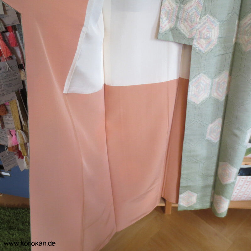regenbogen Kikko in seladon Kasuri Tsumugi Seiden Kimono