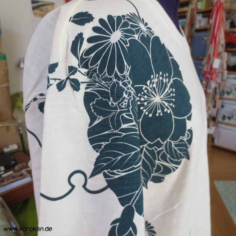 aufwändig besticktes Shirt mit Rückenmotiv Koi