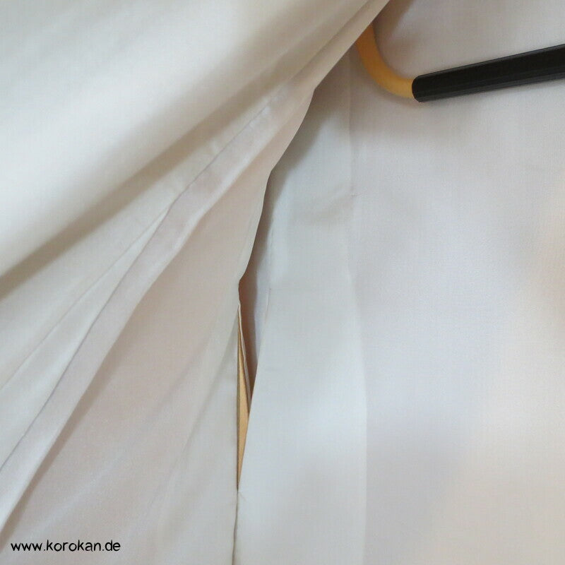 Blütenstreifen auf mattgold Iro Tomesode Mitsukoshi Kimono Seidendamast