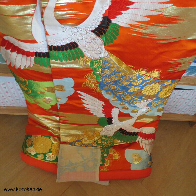 Uchikake Hochzeits Kimono - Mantel, Seidenbrokat mit gewebten Pfauen