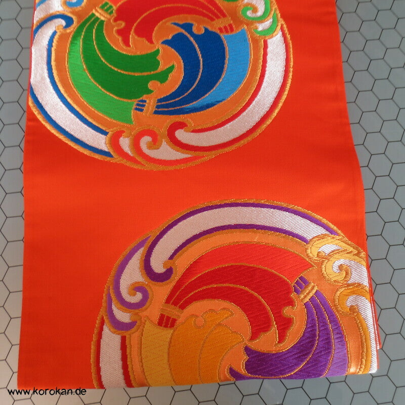 Tomoeartige Kringel knallbunter Fukuro Obi Seidenbrokat