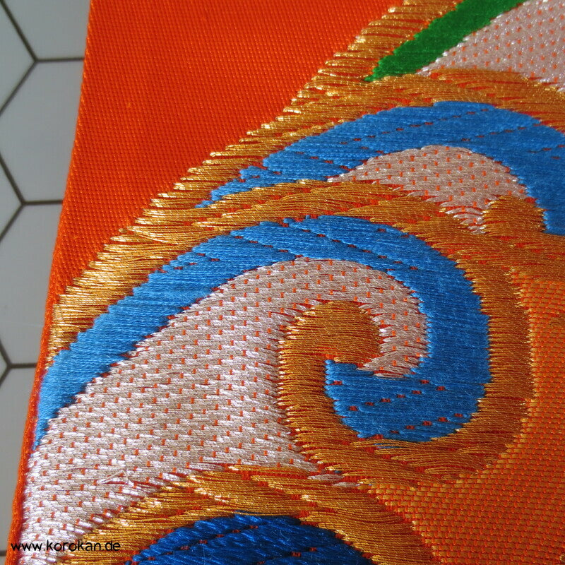 Tomoeartige Kringel knallbunter Fukuro Obi Seidenbrokat