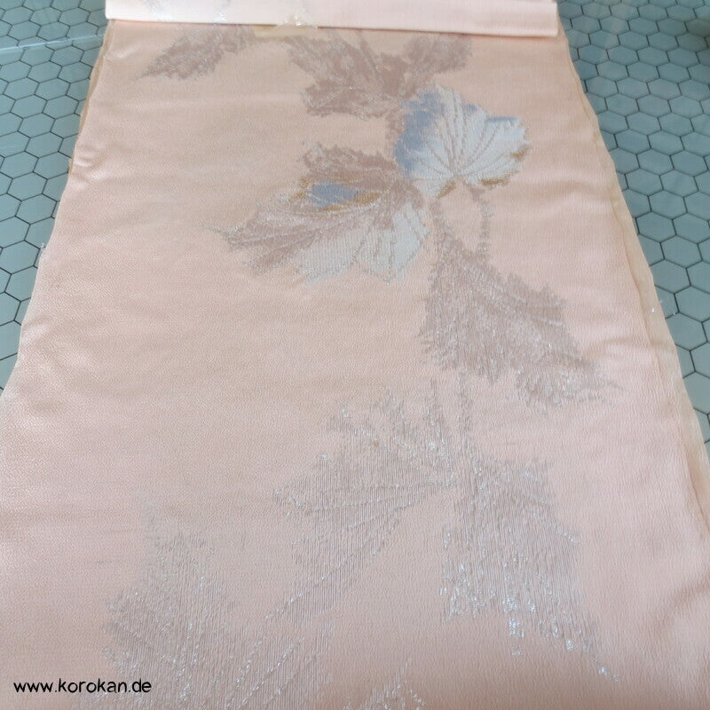 Brokatblätter in glänzenden Pastelltönen Japan Seiden Araihari Kimono