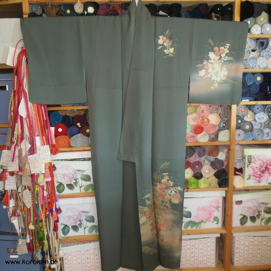 Glitzerblumen auf dunkelpetrolgrau Homongi Seidencrepe Kimono