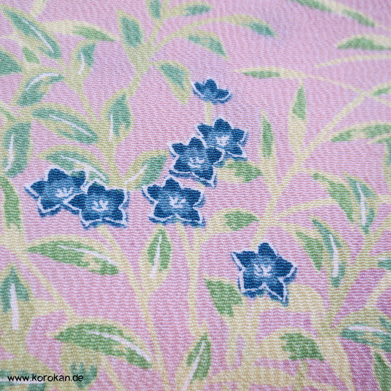 allover Blumen Garten Kimono Seidencrepe