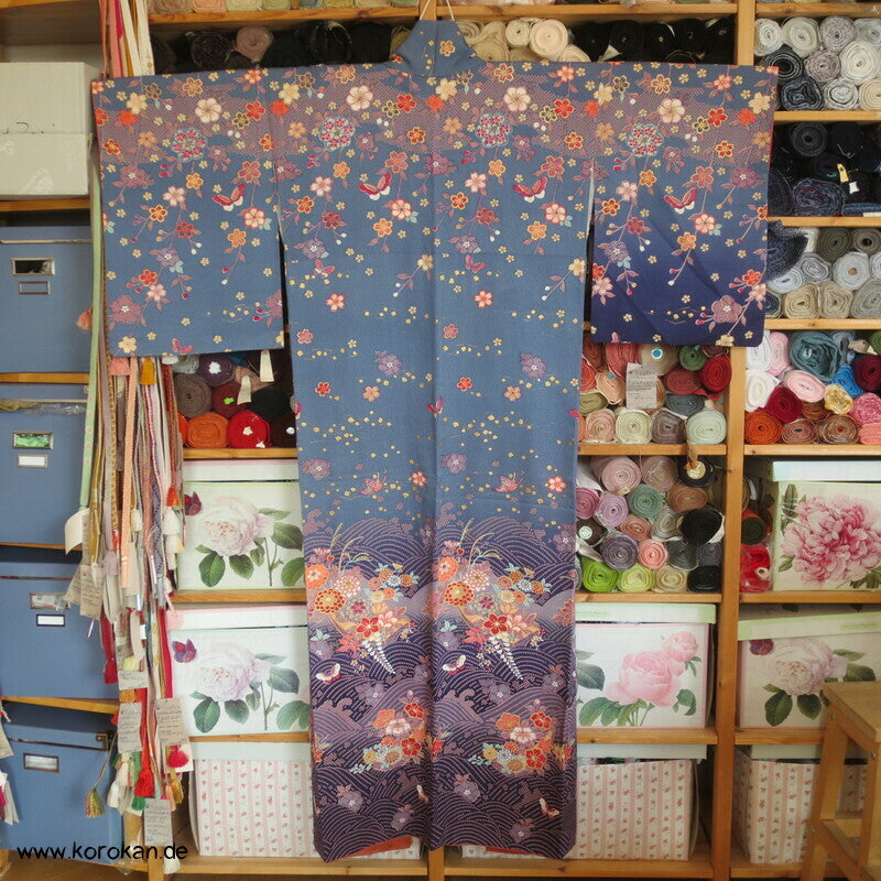 Blumen und Schmetterlinge über Wellen Homongi Kimono