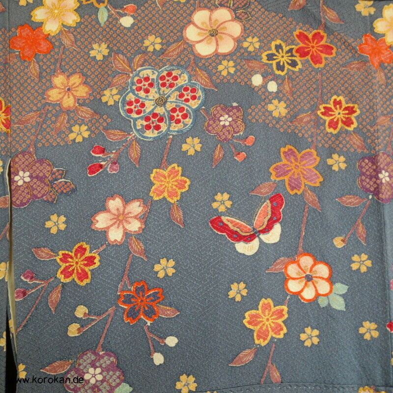 Blumen und Schmetterlinge über Wellen Homongi Kimono