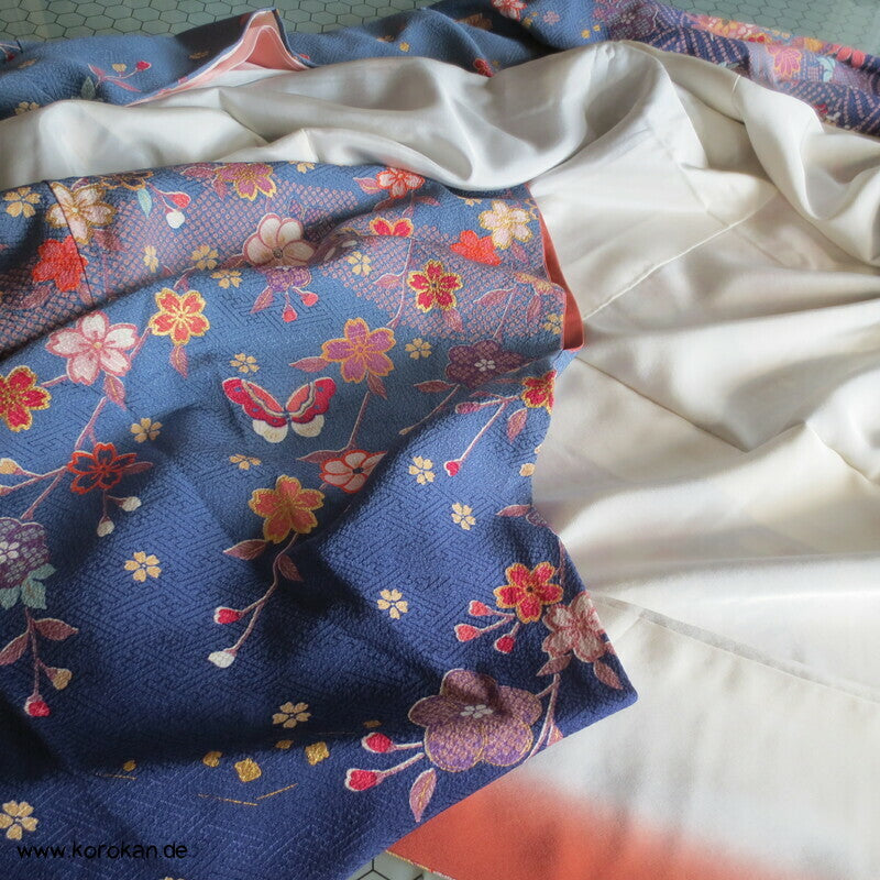 Blumen und Schmetterlinge über Wellen Homongi Kimono