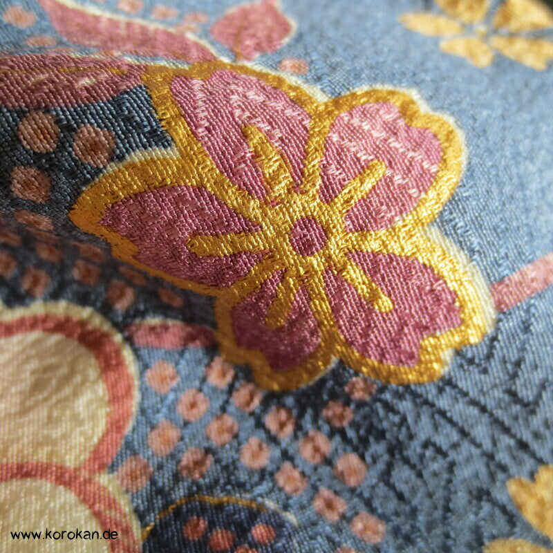 Blumen und Schmetterlinge über Wellen Homongi Kimono
