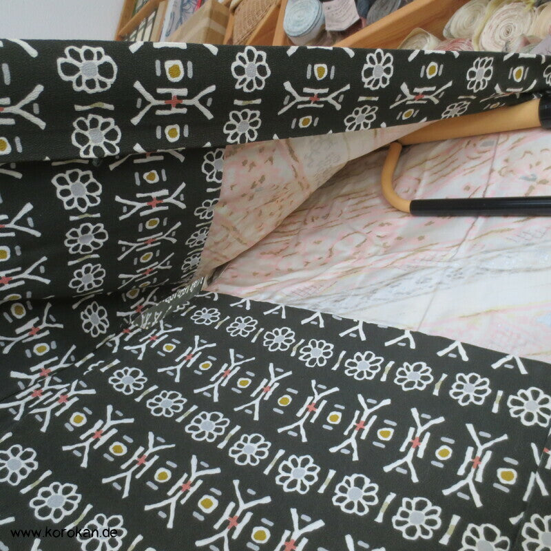 Haori Kimono Jacke Blütenstreifen auf Seidencrepe
