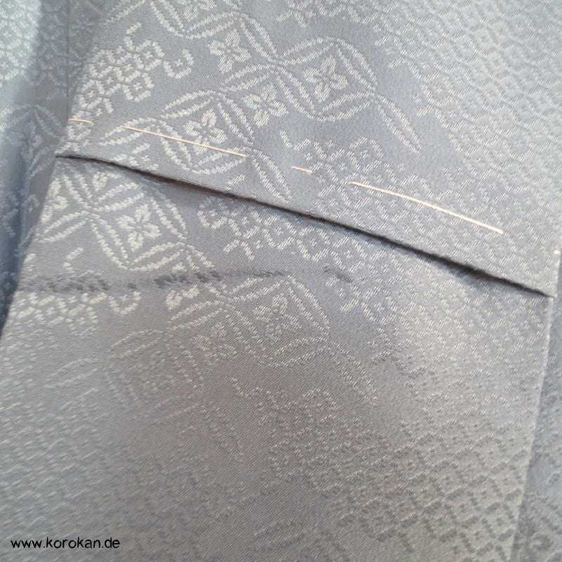 blaugrauer Iromuji - einfarbiger - Kimono, eingewebte Muster