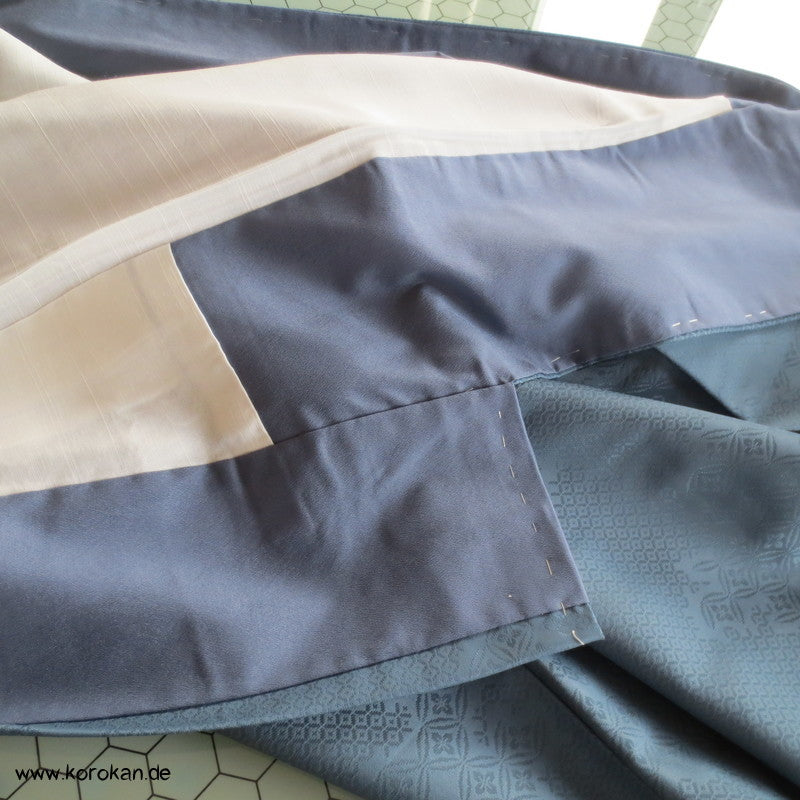 blaugrauer Iromuji - einfarbiger - Kimono, eingewebte Muster