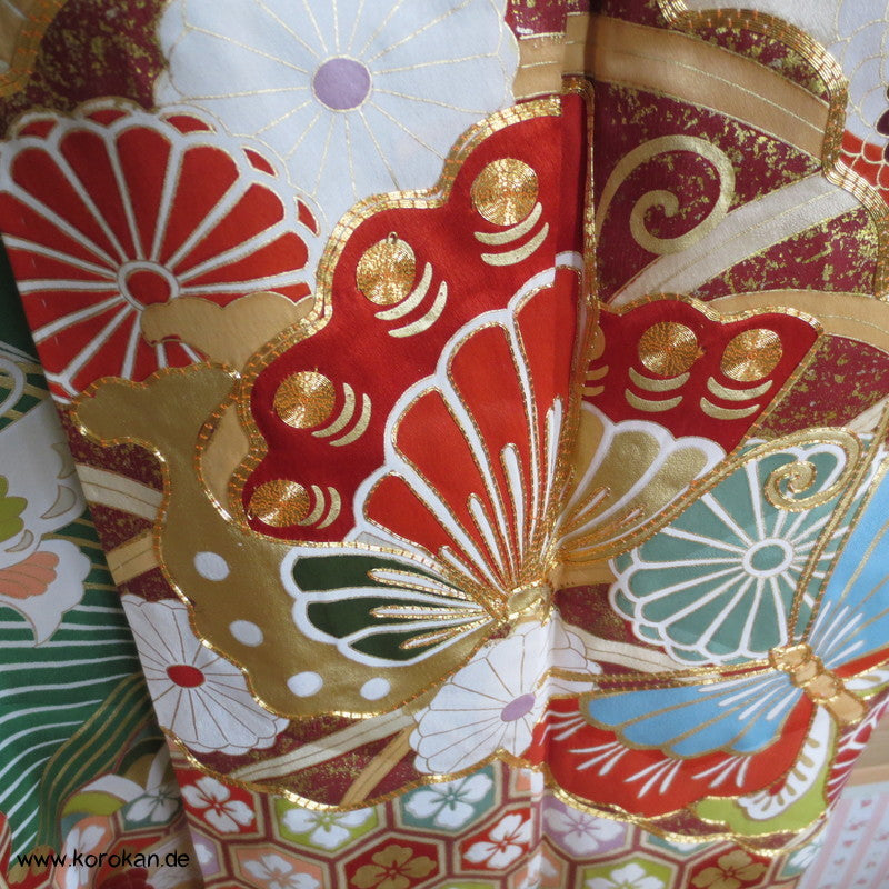 Wellen und Schmetterlinge, Golddruck und Stickerei Furisode Kimono