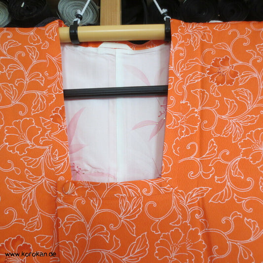 Arabesken auf mandarine Seidendamast japanischer Michiyuki Kimono Regenjacke