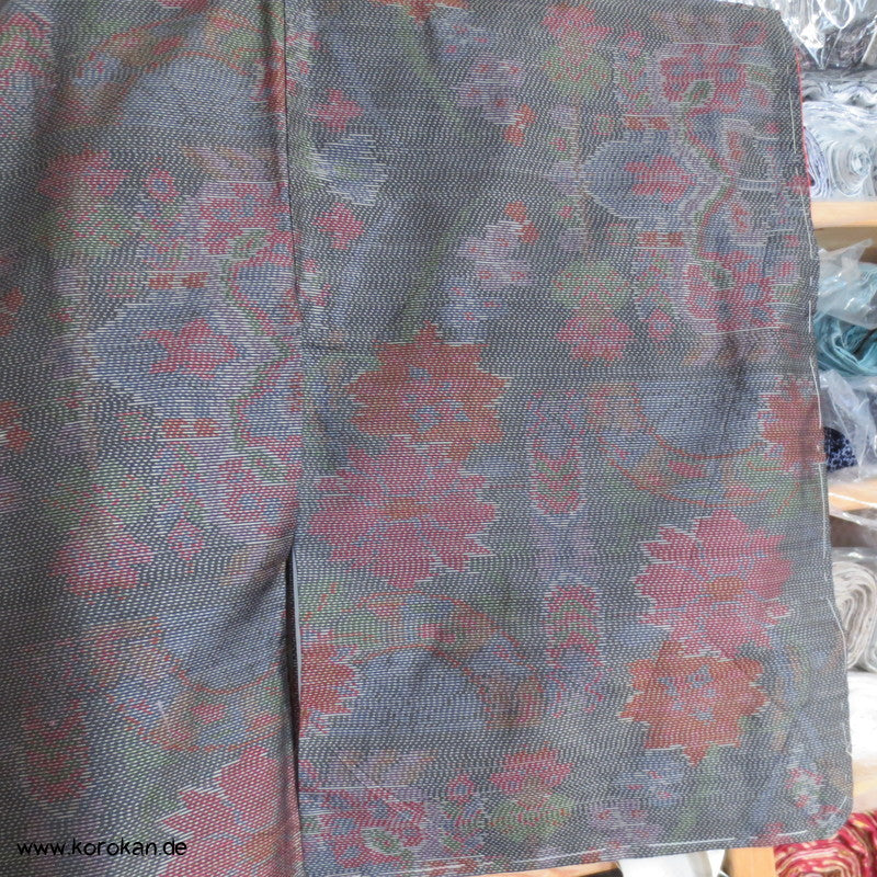 verschwommene Blüten Kasuri Tsumugi Seiden Kimono