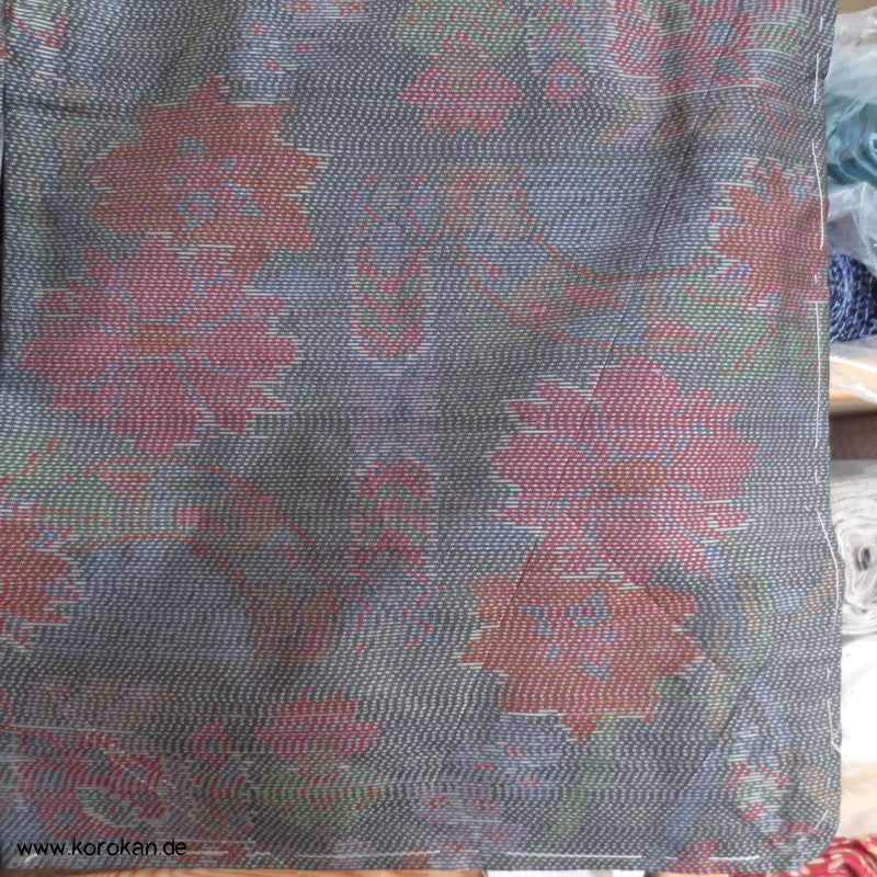 verschwommene Blüten Kasuri Tsumugi Seiden Kimono