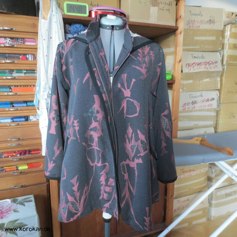 Übergangskapuzenjacke A Linie aus 1960'er Kimono Seide mit Lurex
