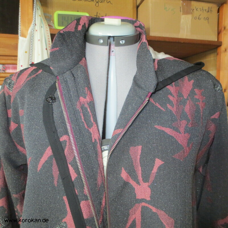 Übergangskapuzenjacke A Linie aus 1960'er Kimono Seide mit Lurex