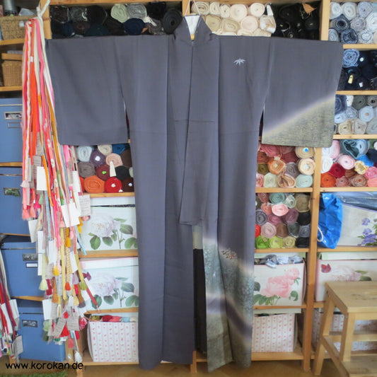 grauer Homongi Seiden Kimono mit etwas Stickereien