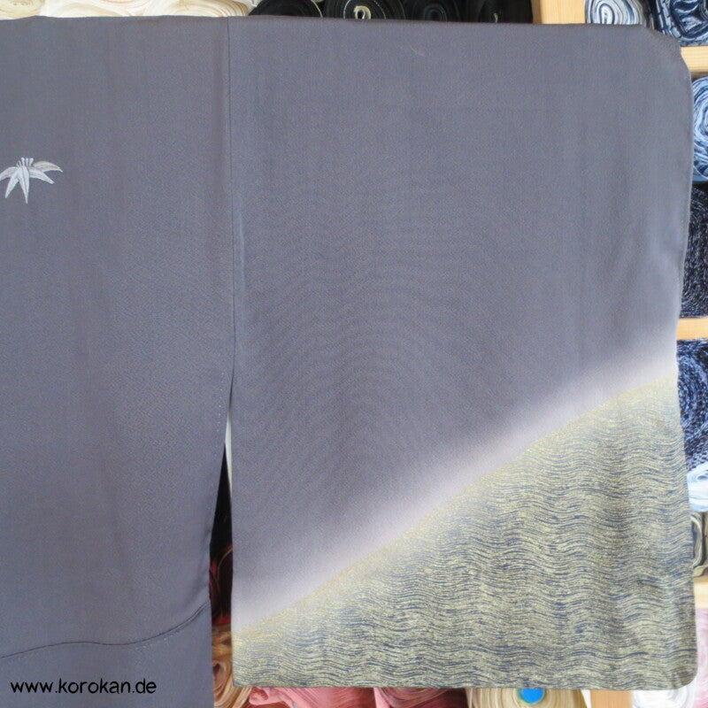 grauer Homongi Seiden Kimono mit etwas Stickereien