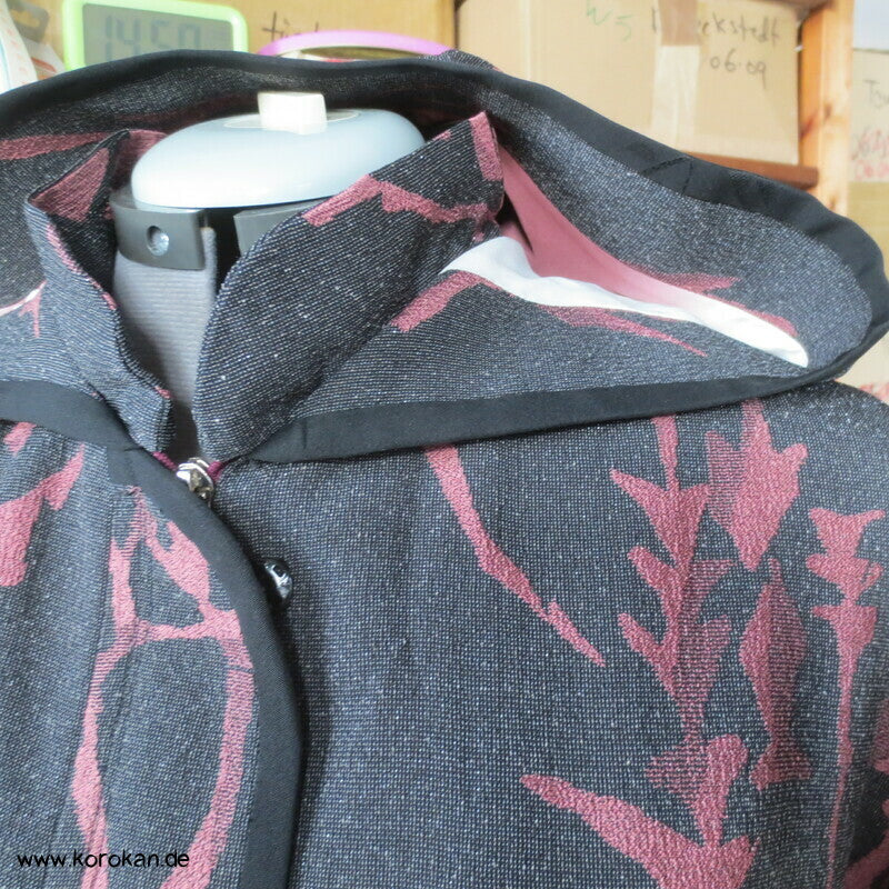 Übergangskapuzenjacke A Linie aus 1960'er Kimono Seide mit Lurex
