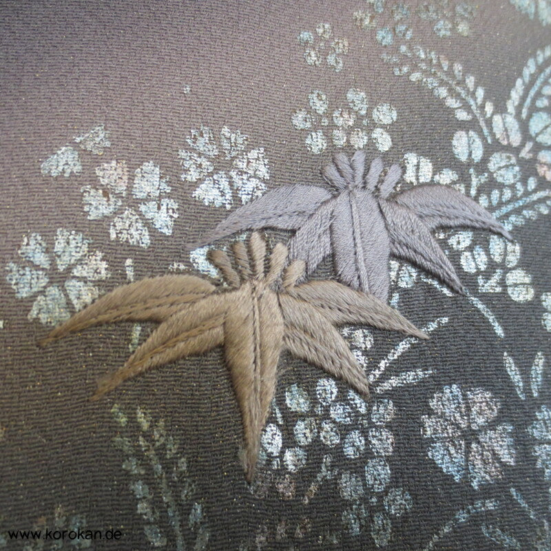 grauer Homongi Seiden Kimono mit etwas Stickereien