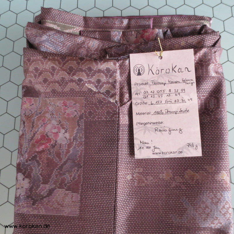 Egasumi, Blüten Kasuri Tsumugi Seiden Kimono