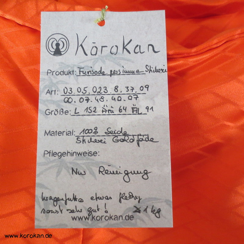 Furisode Kimono persimmon Seidendamast mit großen Stickereien