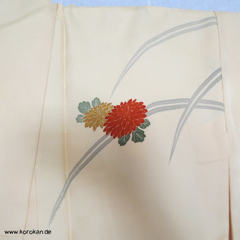 Chrysanthemen und Goldstickerei Homongi Seidendamast Kimono
