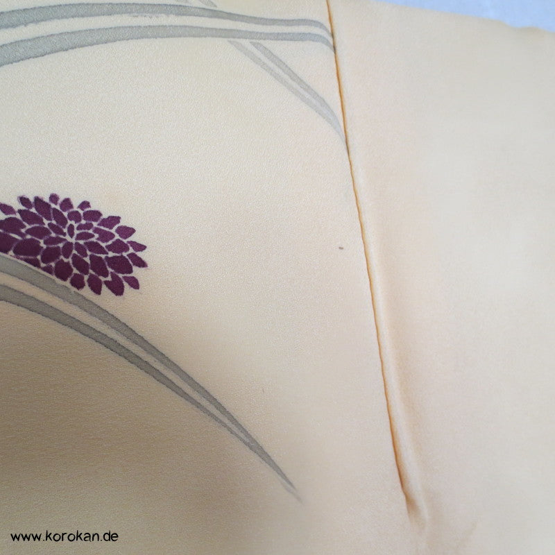 Chrysanthemen und Goldstickerei Homongi Seidendamast Kimono