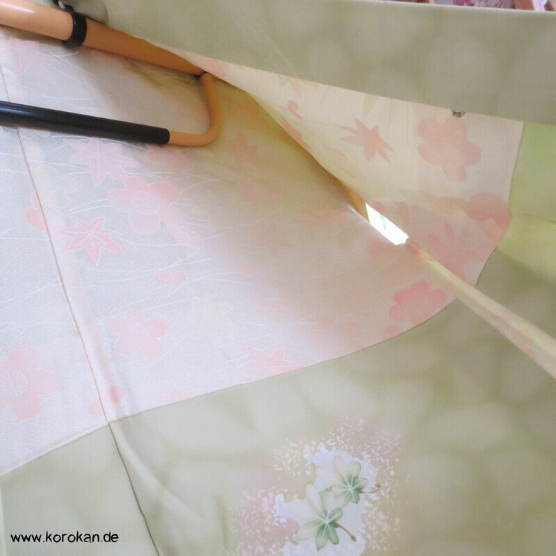 Haori Kimono Jacke Wellen Seidendamast auf dem gemalte Blätter schwimmen