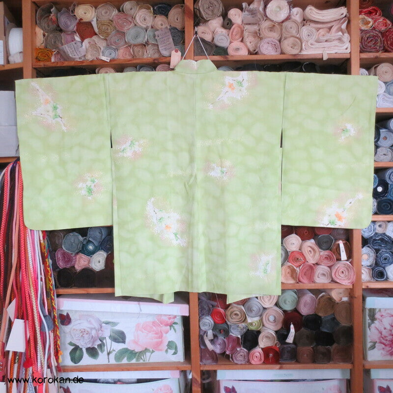 Haori Kimono Jacke Wellen Seidendamast auf dem gemalte Blätter schwimmen
