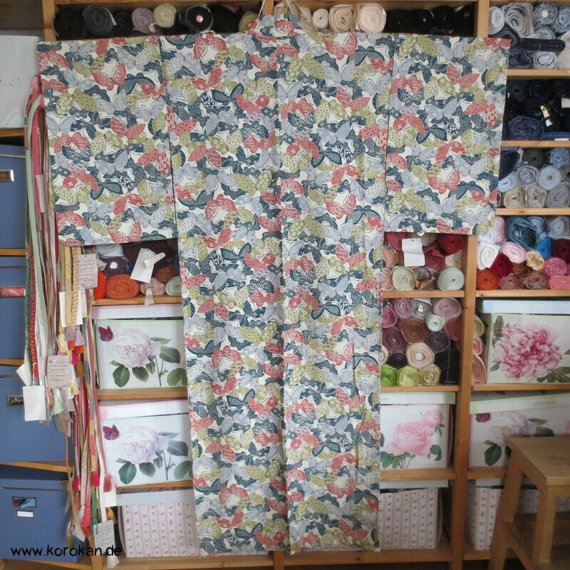 allover Schmetterlinge Tsumugi Seiden Hitoe Kimono
