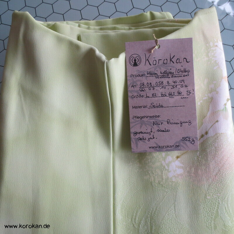 Haori Kimono Jacke Wellen Seidendamast auf dem gemalte Blätter schwimmen