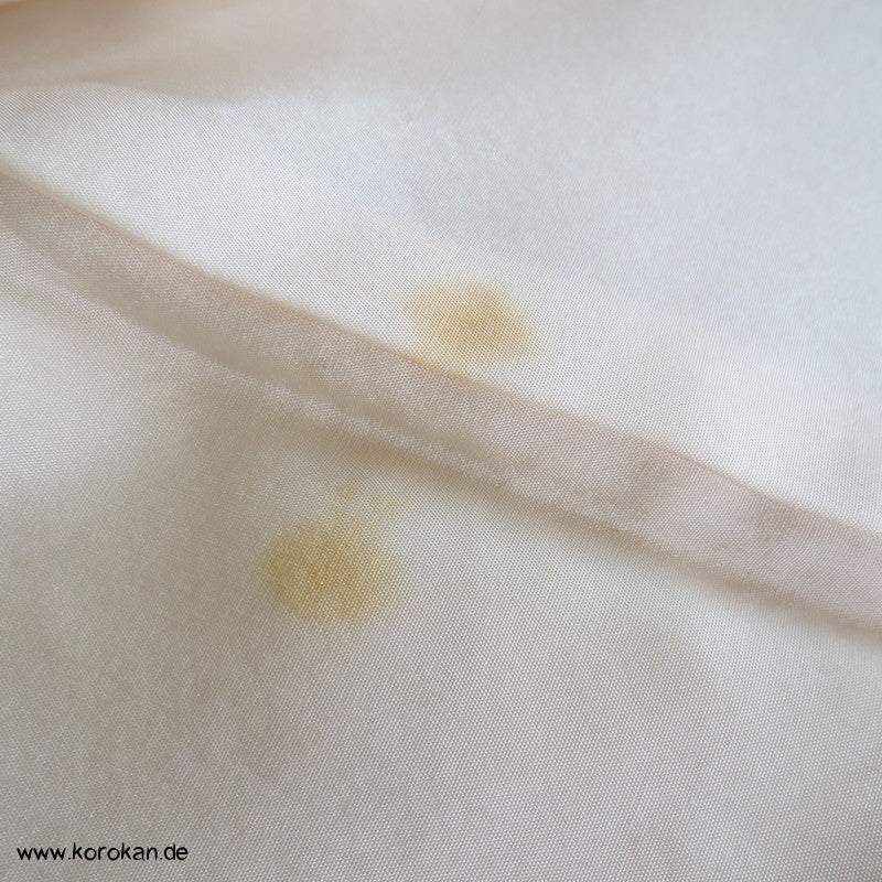 Sakura Kirschzweige, teilbestickt auf heller Crepe Seide Homongi Kimono