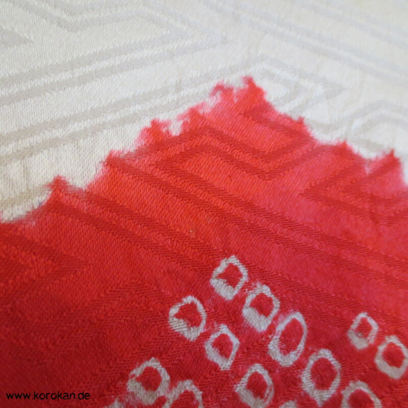 Shibori Rauten und Stickerei Furisode, Rinzu Damast