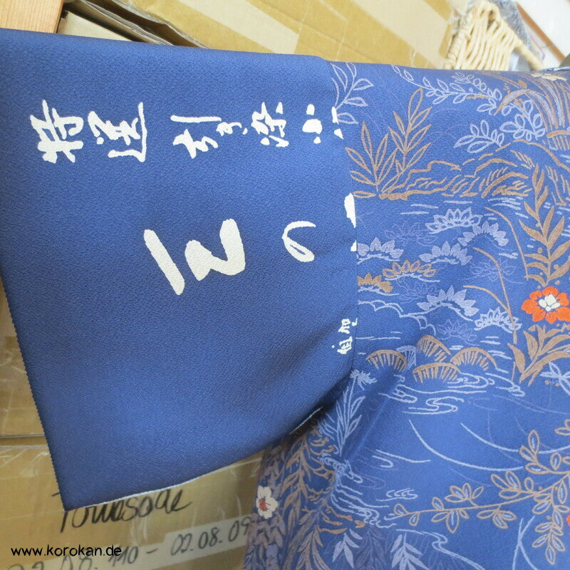 Blüten Blätter Kanji Kimono Seidenpanel T Shirt