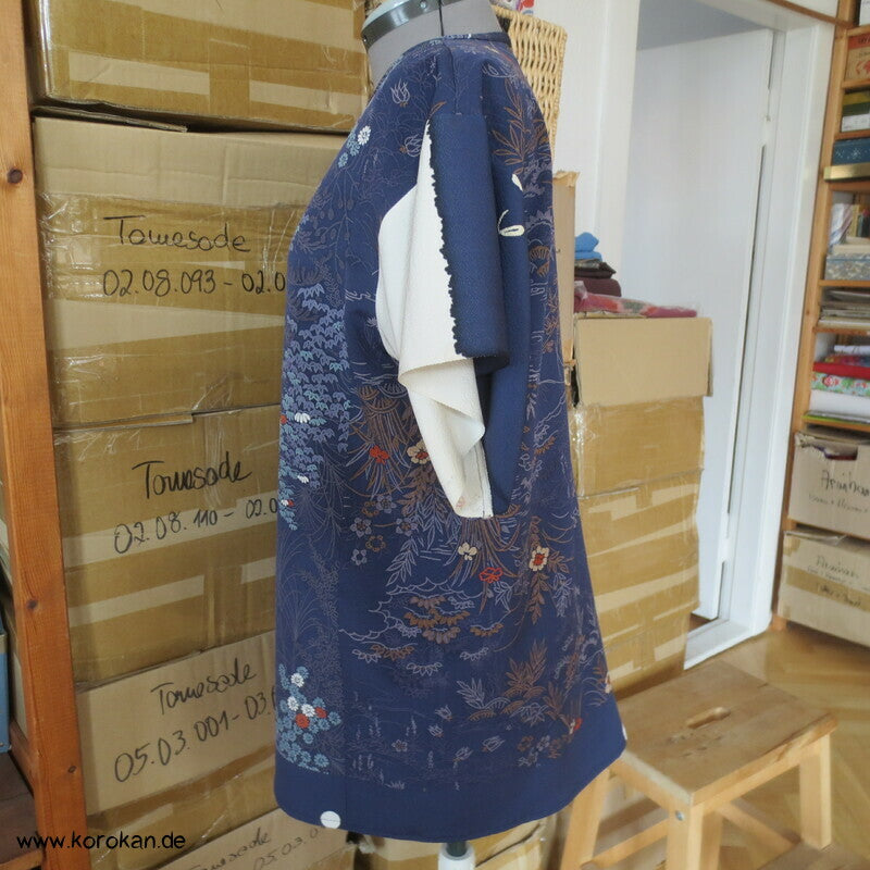 Blüten Blätter Kanji Kimono Seidenpanel T Shirt