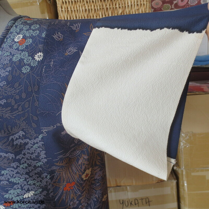 Blüten Blätter Kanji Kimono Seidenpanel T Shirt